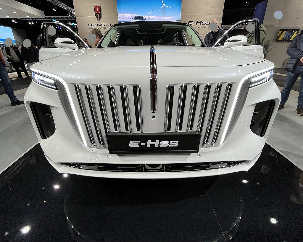 Honqqi E-HS9, der weiße Riese aus China